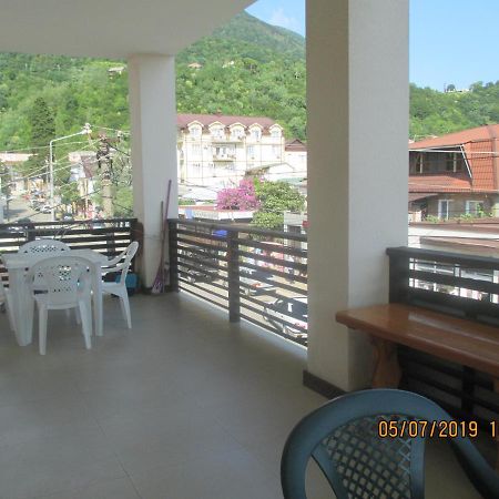 Guest House У Маргариты Gagra Exterior foto