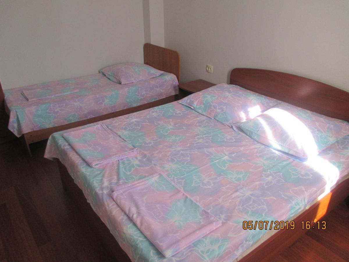 Guest House У Маргариты Gagra Exterior foto
