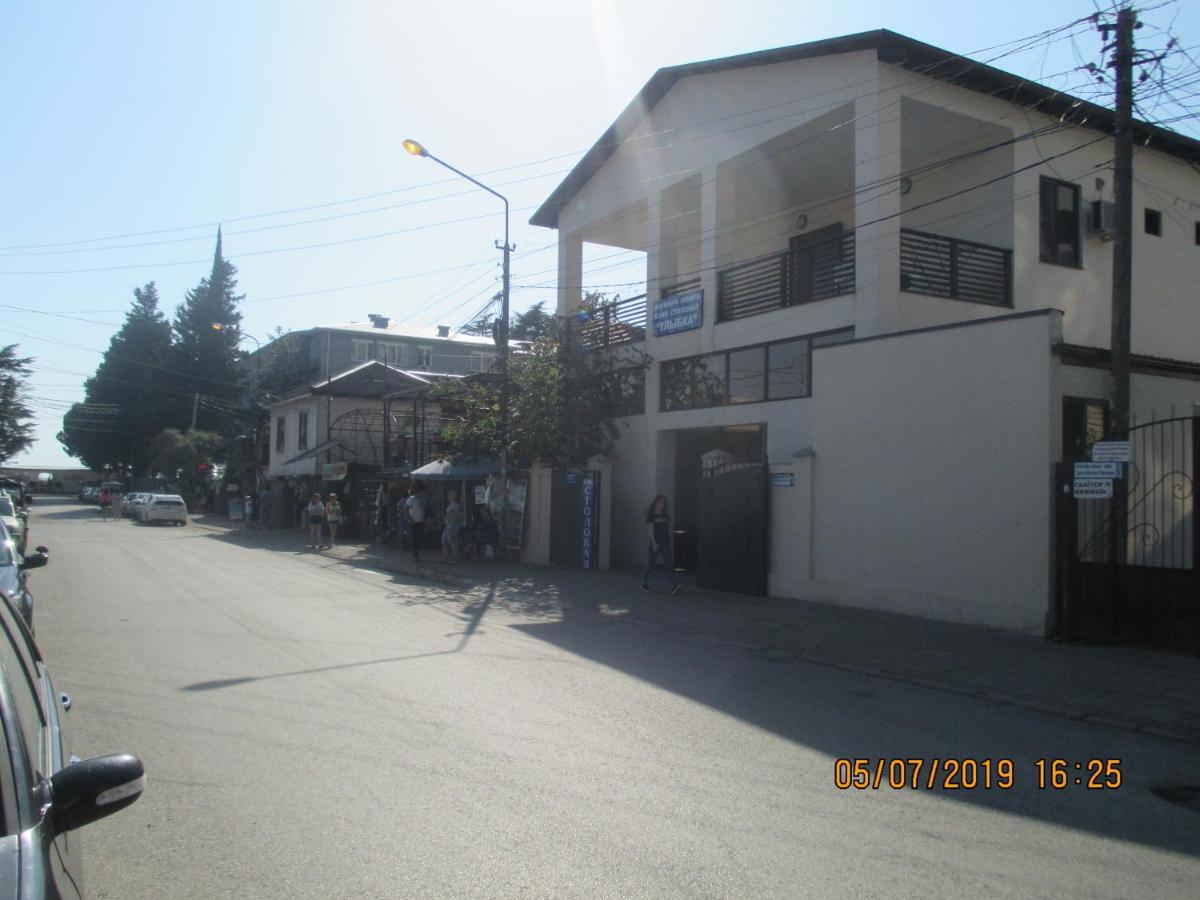 Guest House У Маргариты Gagra Exterior foto