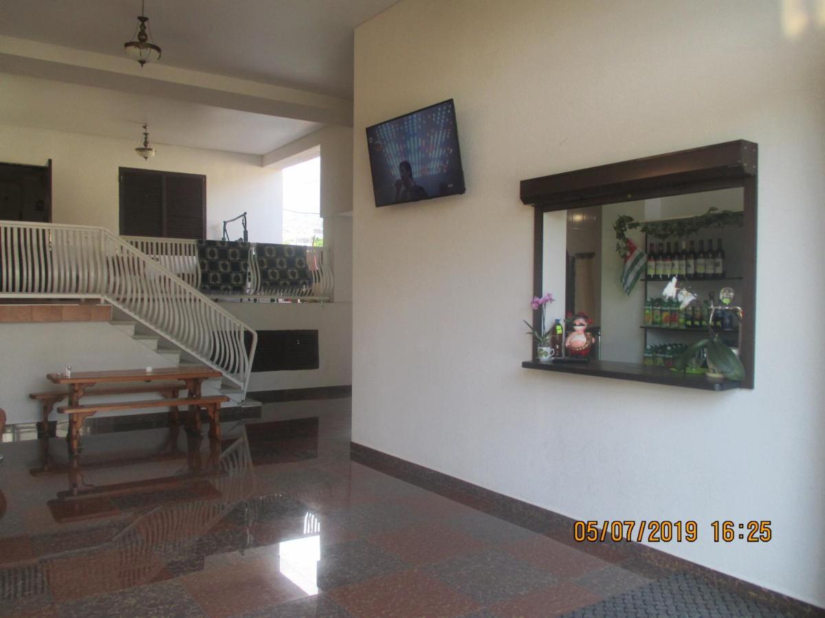 Guest House У Маргариты Gagra Exterior foto